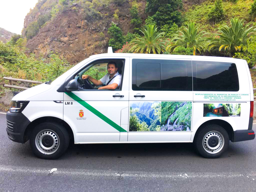 Carlos con su Servicio de Taxi en el Norte de La Palma · Desplazamientos en taxis de 8 plazas hasta el sendero de Marcos y Cordero